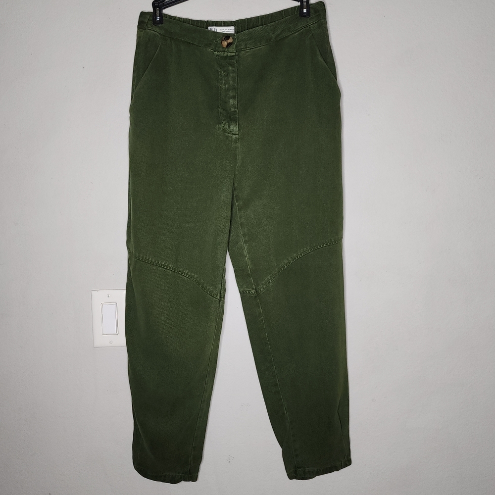 Zara Pleat Hem Tapered Green Pants Soft Brushed Feel Size Medium Stretch Waist